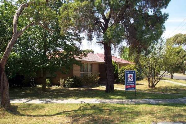 THREE BEDROOM HOUSE Picture 1