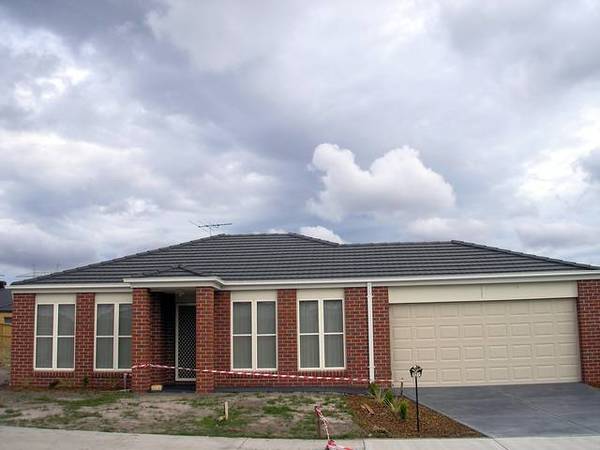 FOUR BEDROOM HOUSE Picture 1