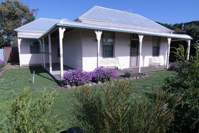 Country Style Character Picture