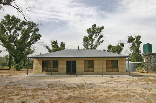 Brand New on 125 Acres, Moyston Picture 2