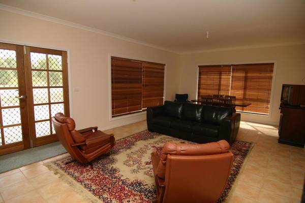 Brand New on 125 Acres, Moyston Picture 3