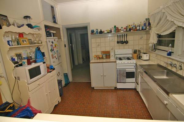 Central 4 Bedroom Picture 3