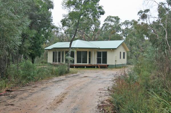 One Acre Bush Land - Halls Gap Picture 1