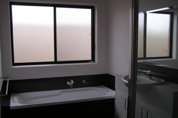 Brand New Unit in West End Picture 3