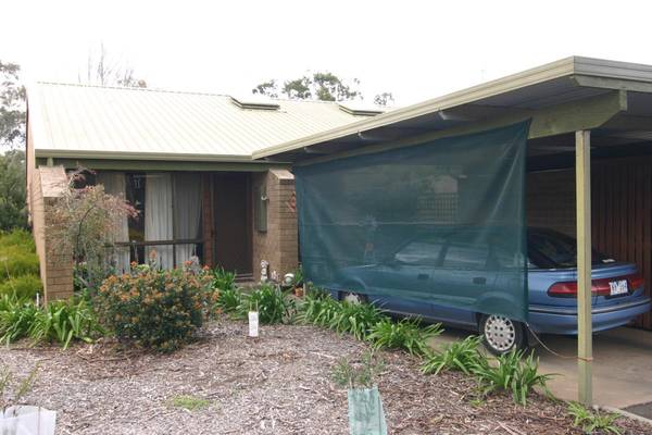 Low Maintenance Rental Investment Unit Picture