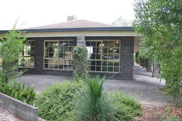 HALLS GAP TAVERN- FOR LEASE Picture 1