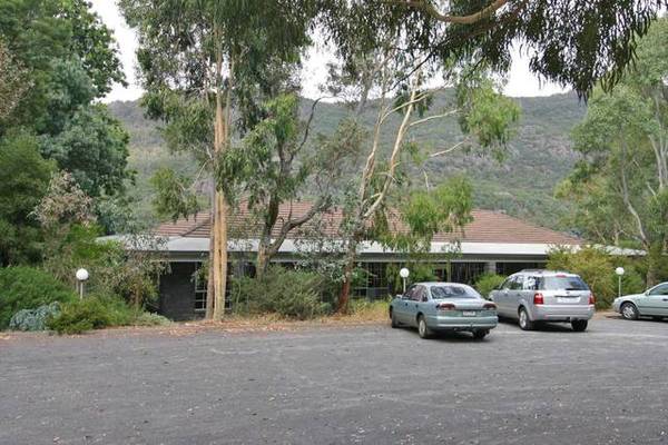 HALLS GAP TAVERN- FOR LEASE Picture 2