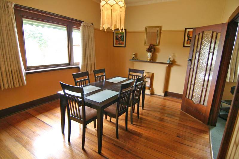 Classic Californian Bungalow with Charm & Character Picture 3