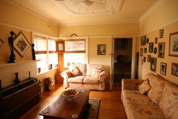 Beautiful 3 Bedroom Home! Picture 2