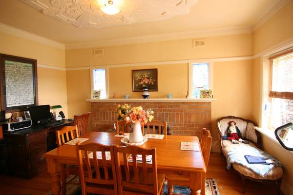 Beautiful 3 Bedroom Home! Picture 3