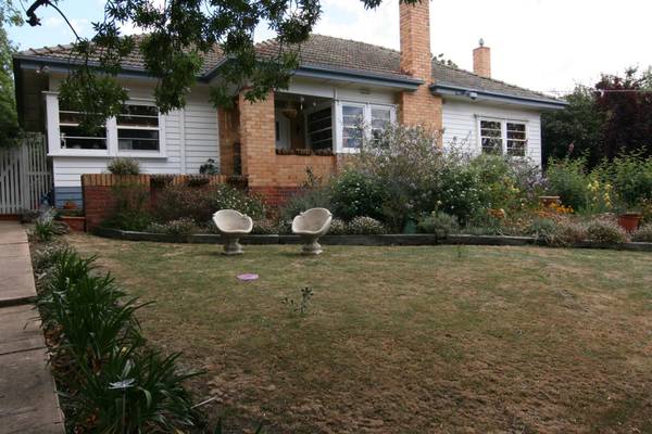 Beautiful 3 Bedroom Home! Picture 1