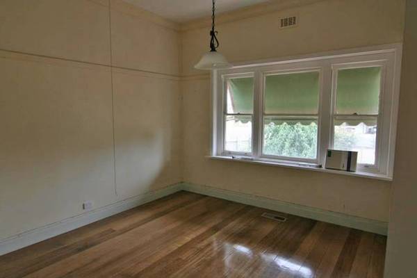 Fully Renovated!!! Picture 2