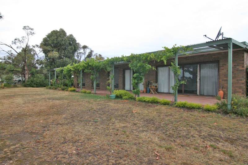 Rural Retreat Picture 1