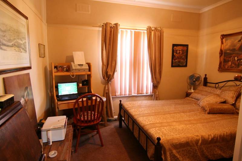 AFFORDABLE WEST END Picture 3