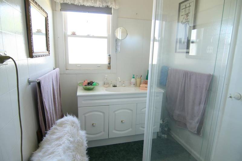 AFFORDABLE WEST END Picture 2