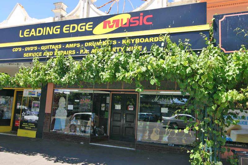 COMMERCIAL RETAIL SHOP- FOR LEASE Picture 2