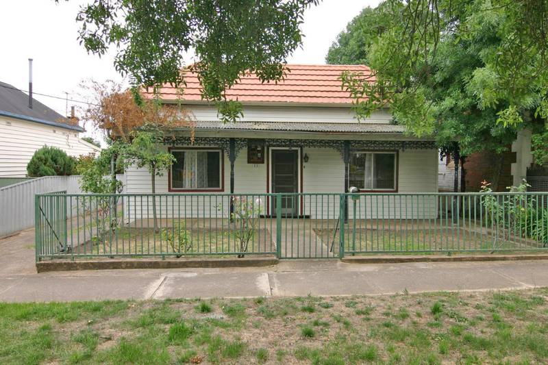 CENTRALLY LOCATED 3BR HOME WITH SHEDDING Picture 1