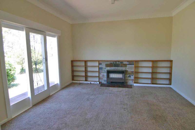 Solid Brick on 1/25 Acres Bushland Picture 3