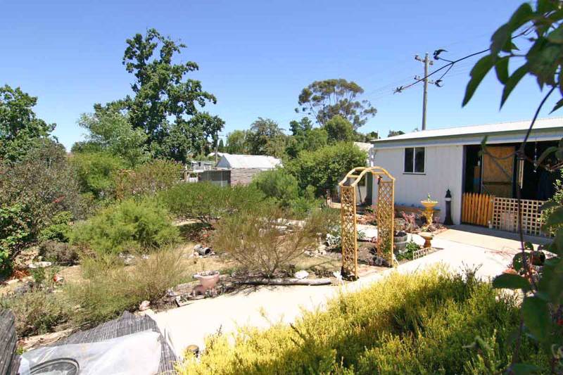 Large, Air Conditioned, Central Period Home Picture 3