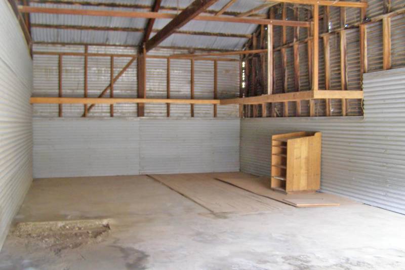 Commercial Warehouse/Building Premises Picture 3