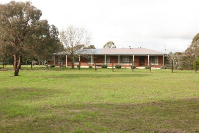 Renovated Family Home - 5 Acres on Towns Edge Picture