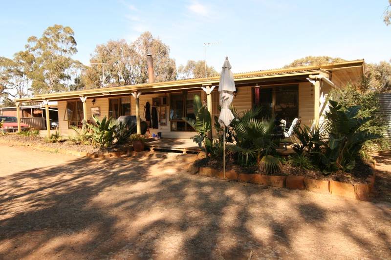 Retreat to the Blue Pyrenees Picture 1