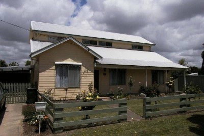 Large Family Home Picture