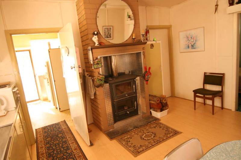 Price Buster - Landsborough Picture 3