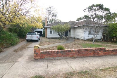 Just A stones throught to the Main Street Picture