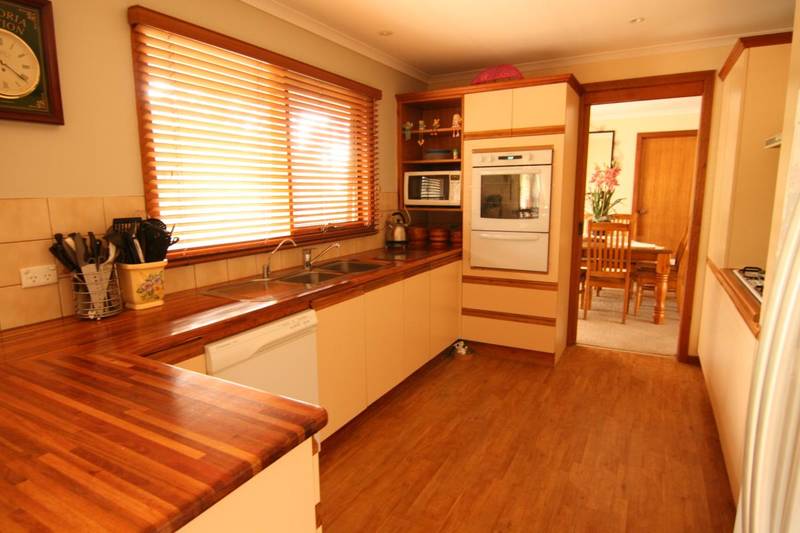 Spacious Ranch Style Home Picture 3