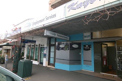 COMMERCIAL RETAIL SHOP/OFFICE- FOR LEASE Picture