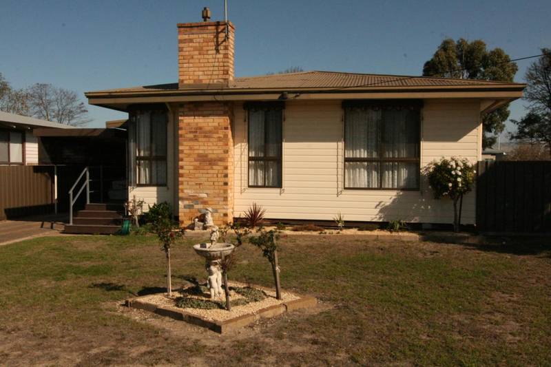 Neat as a pin Picture 1