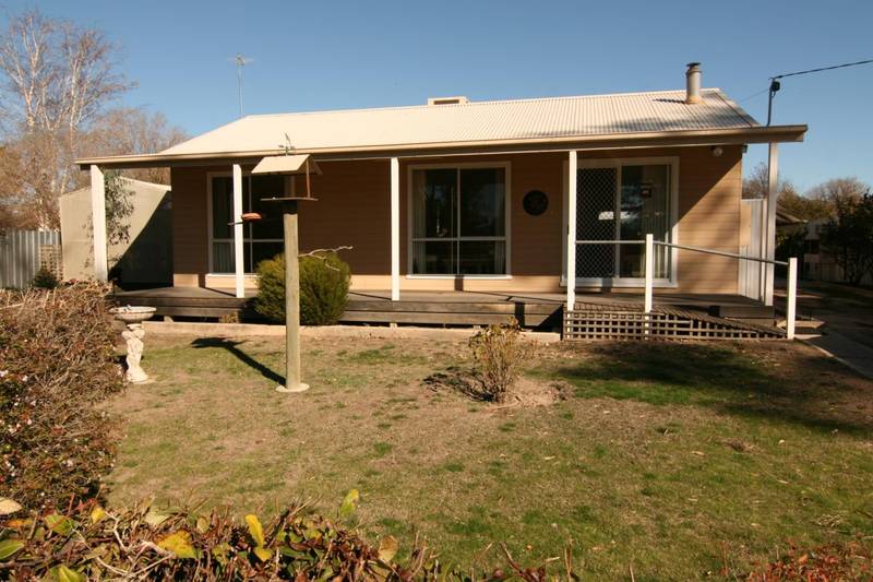 Ideal Country Retreat - Elmhurst Picture 1