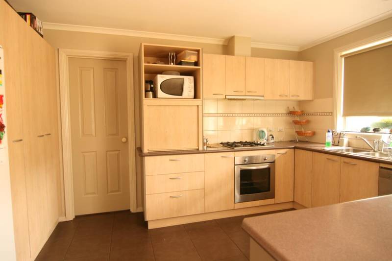 Modern Brick in Quiet Street Picture 2