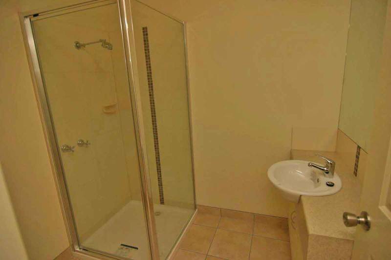 Central 2 Bedroom TownHouse Picture 3