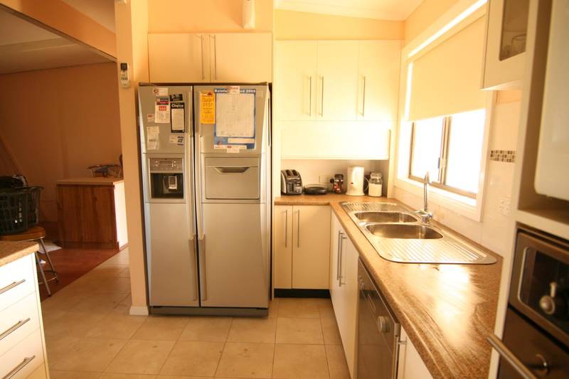 Country Living - 10 Acres + Grampians Views Picture 3