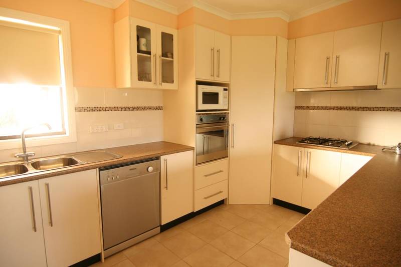 Country Living - 10 Acres + Grampians Views Picture 2