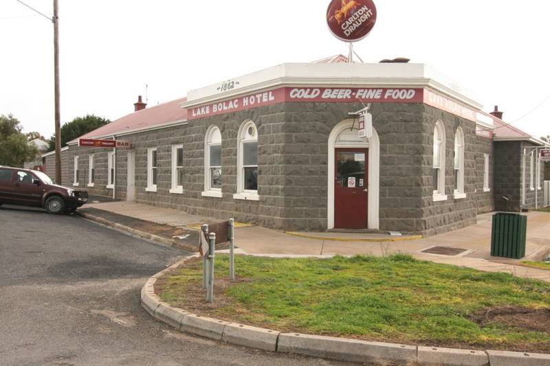 LAKE BOLAC HOTEL- LEASEHOLD BUSINESS Picture 1