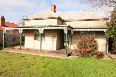 Great Central Location - Need some Love & Attention Picture