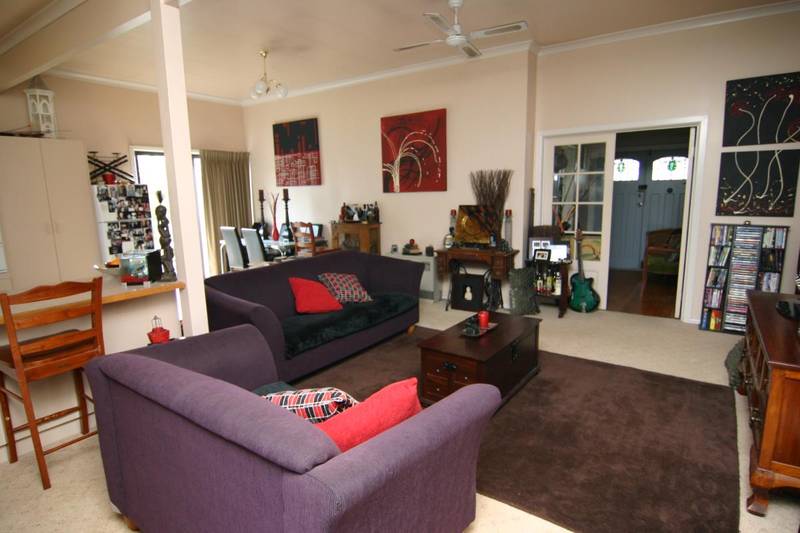 Charming Period Home in Central Location Picture 2