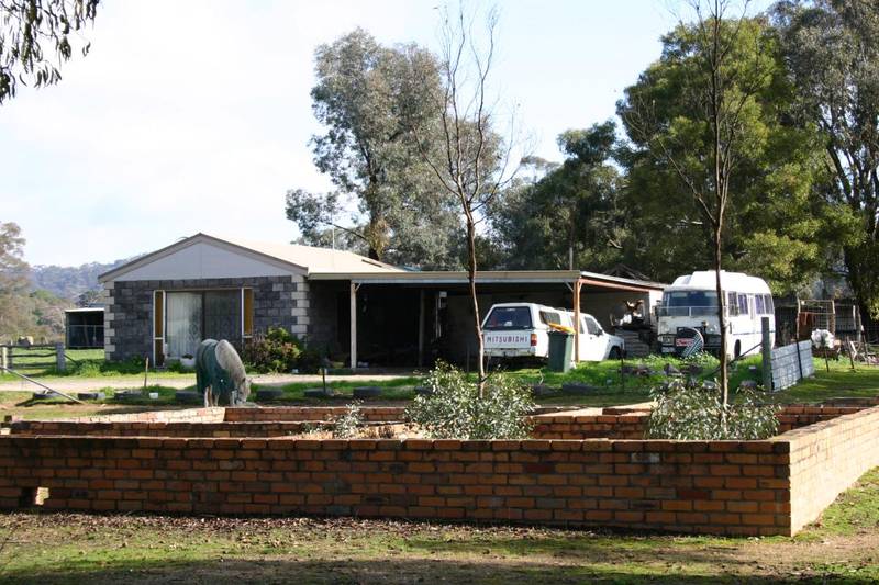 One BR Unit with land to build your dream home Picture 1