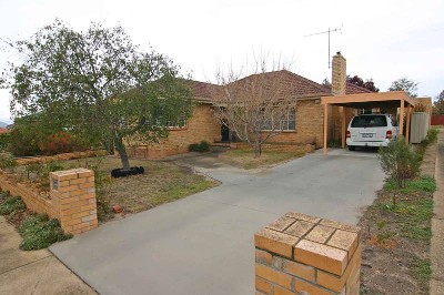 3 Bedroom home in the west end Picture