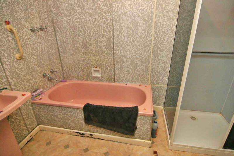 Entry Level home ideal for Investors, Renovators & 1st Home Buyers Picture 3