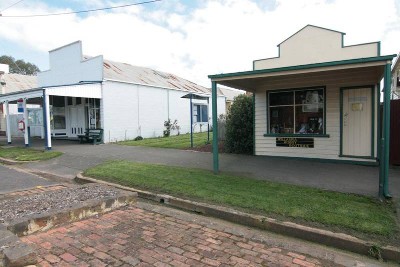 Freehold - 2 Shops & Residence Picture