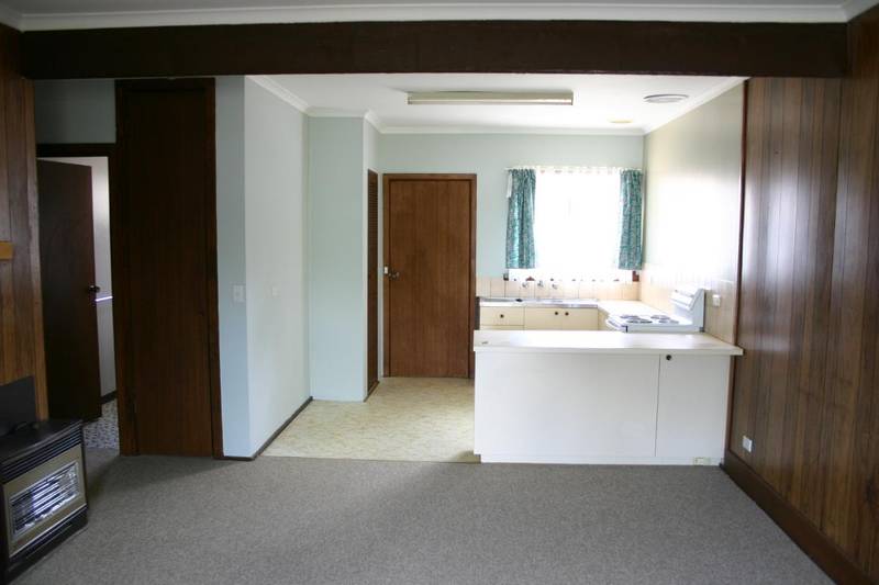 Unit in a quiet central location. Picture 3