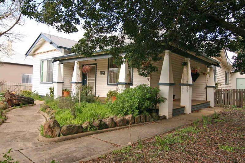 3 Bedroom home close to CBD and schools Picture 1