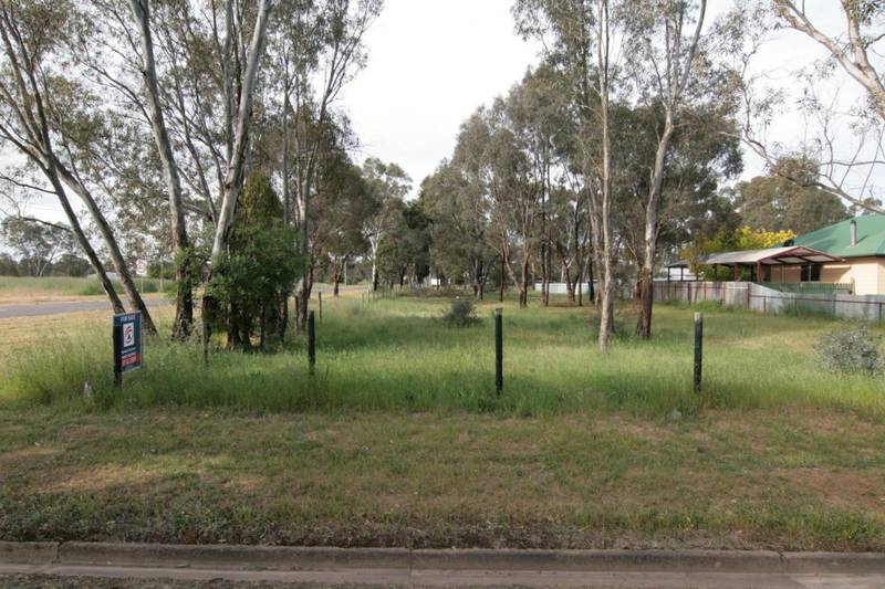 Building Block with 3 Street Frontage Picture 3