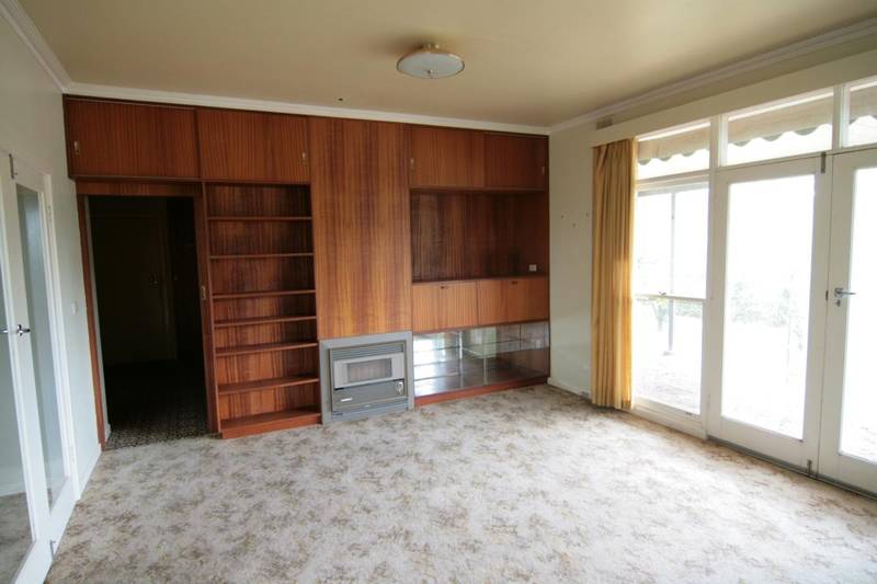 Brick Veneer in Shady Tree Lined Street Picture 2