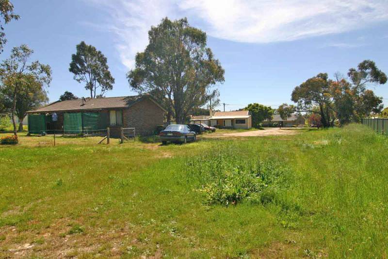 3085m2 Development Opportunity Awaits Picture 2