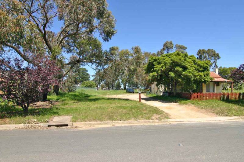 3085m2 Development Opportunity Awaits Picture 3